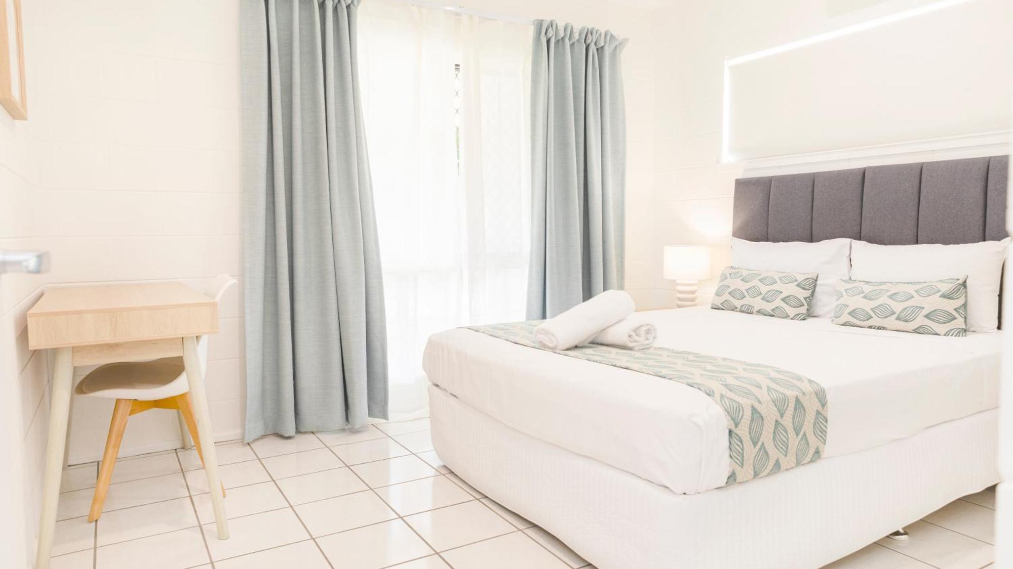 Palm View Holiday Apartments โบเวน ภายนอก รูปภาพ