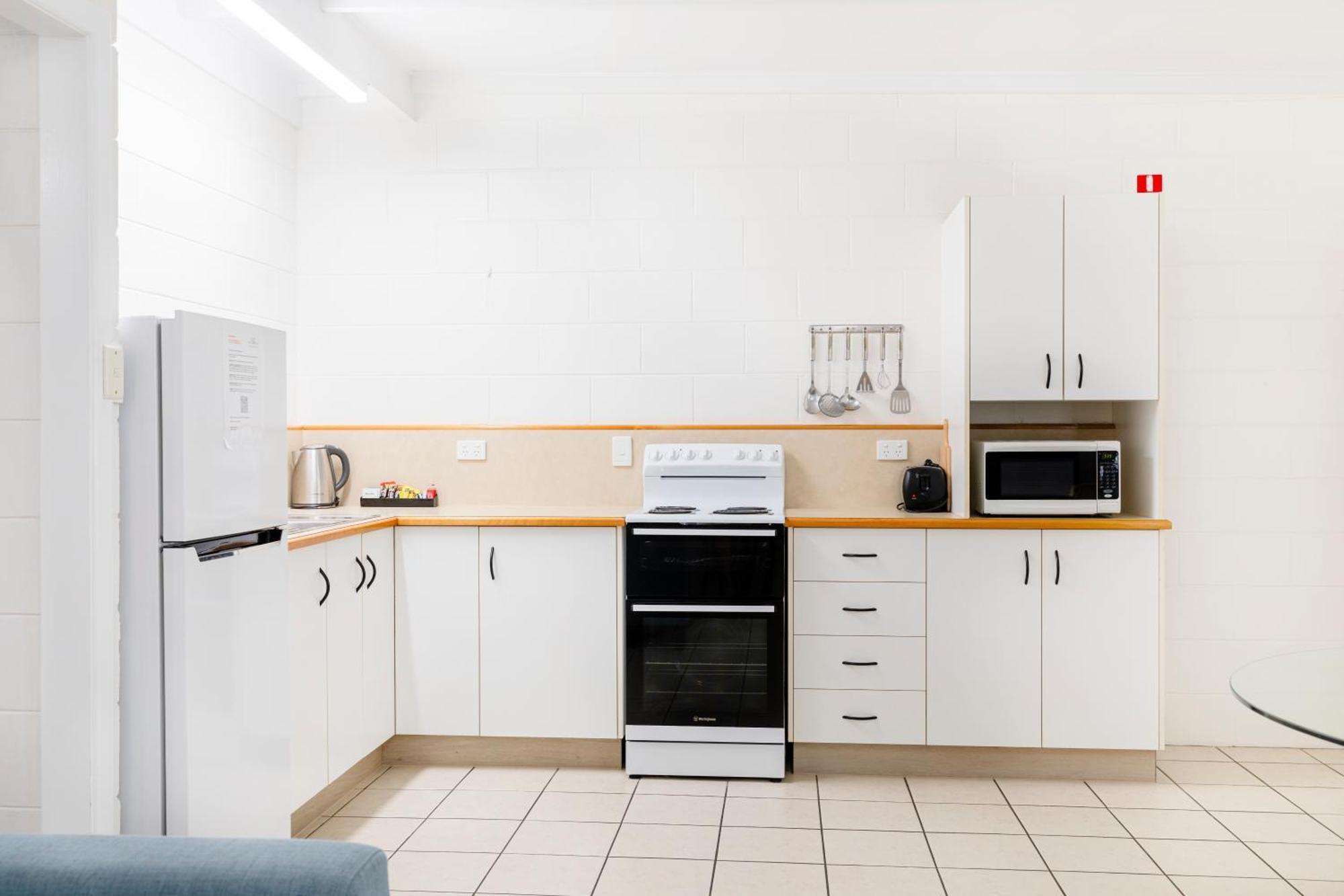 Palm View Holiday Apartments โบเวน ภายนอก รูปภาพ