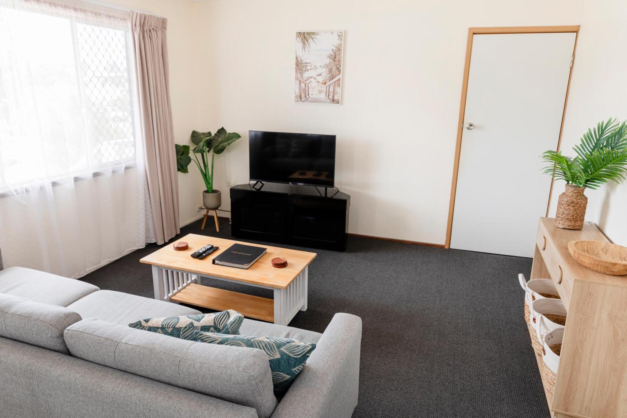 Palm View Holiday Apartments โบเวน ภายนอก รูปภาพ