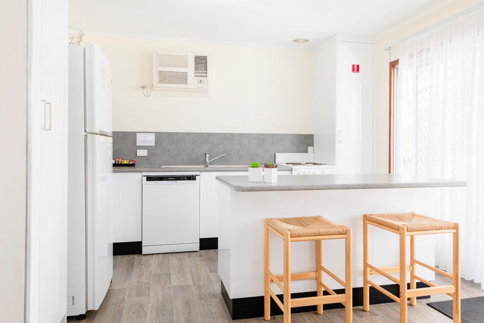 Palm View Holiday Apartments โบเวน ภายนอก รูปภาพ