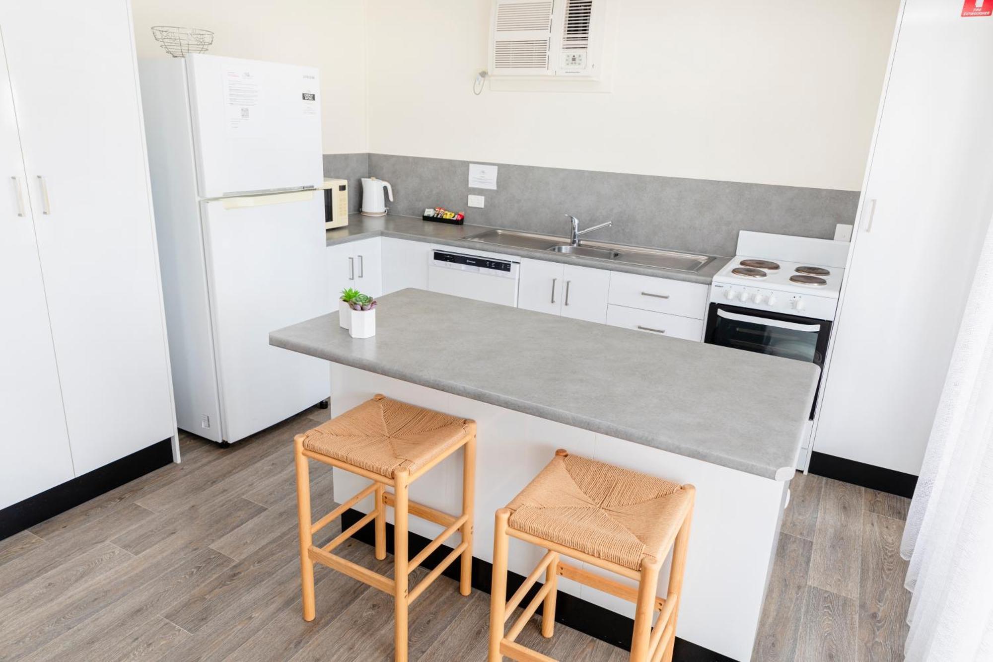 Palm View Holiday Apartments โบเวน ภายนอก รูปภาพ