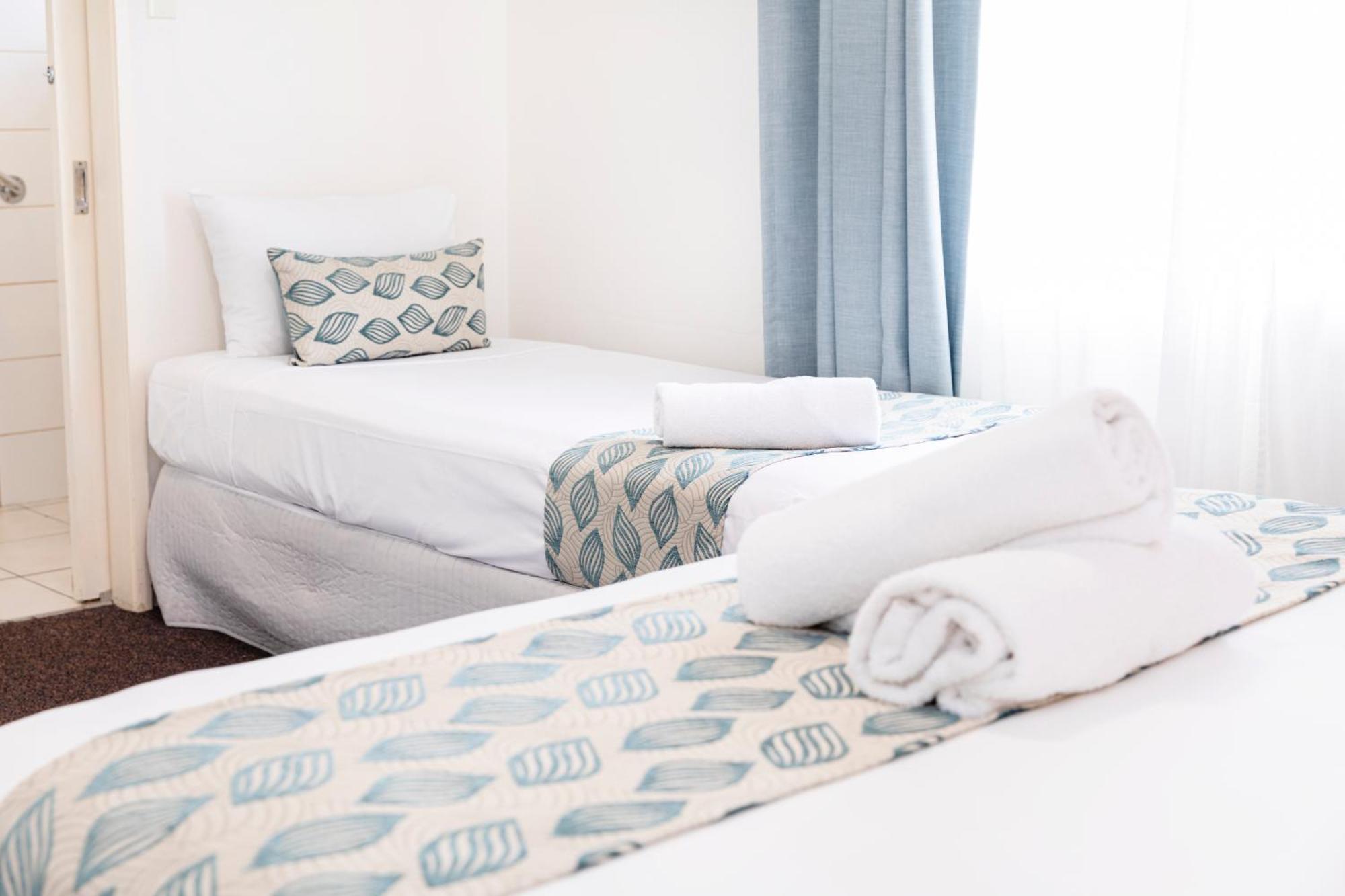 Palm View Holiday Apartments โบเวน ภายนอก รูปภาพ