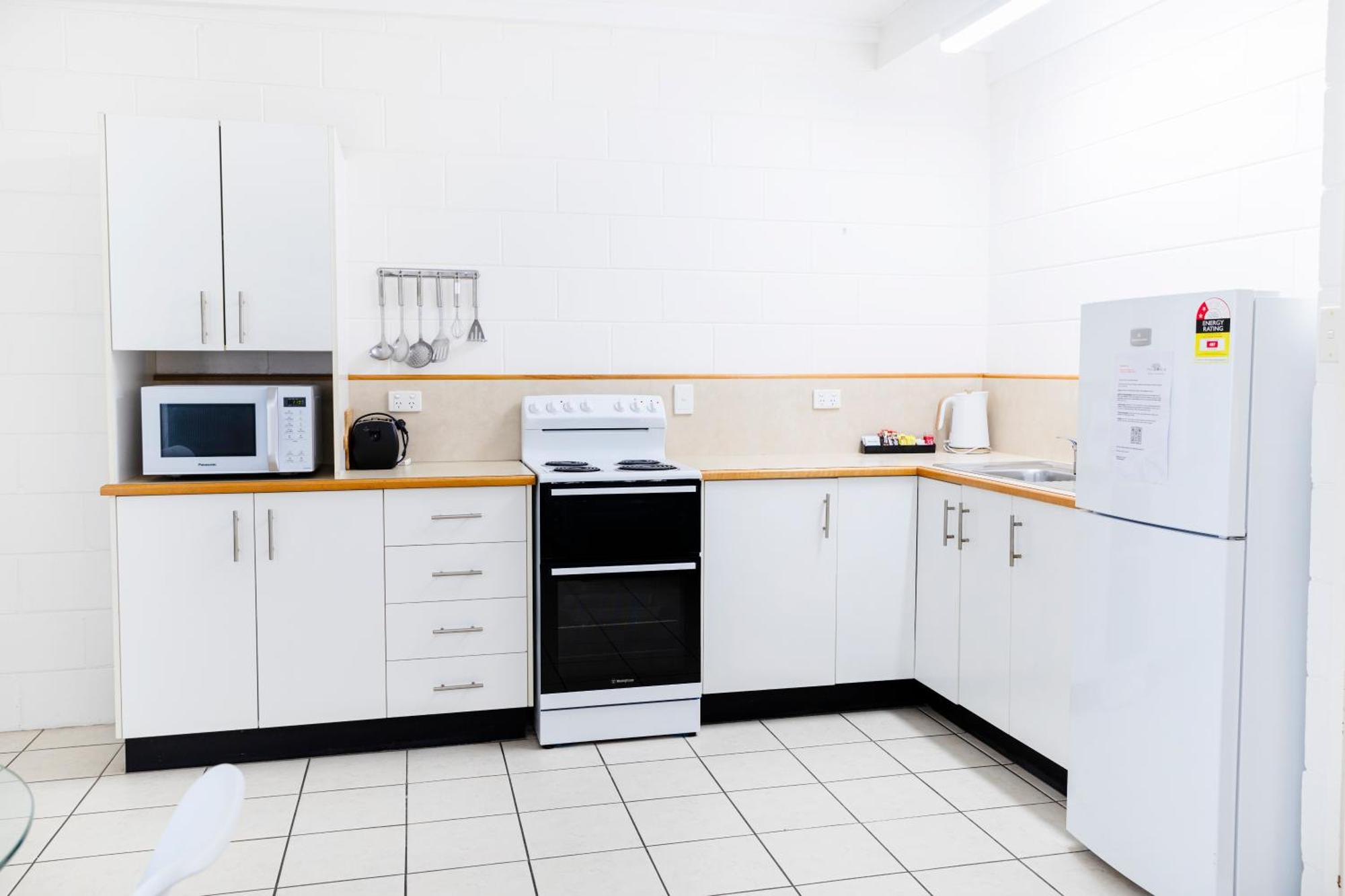Palm View Holiday Apartments โบเวน ภายนอก รูปภาพ