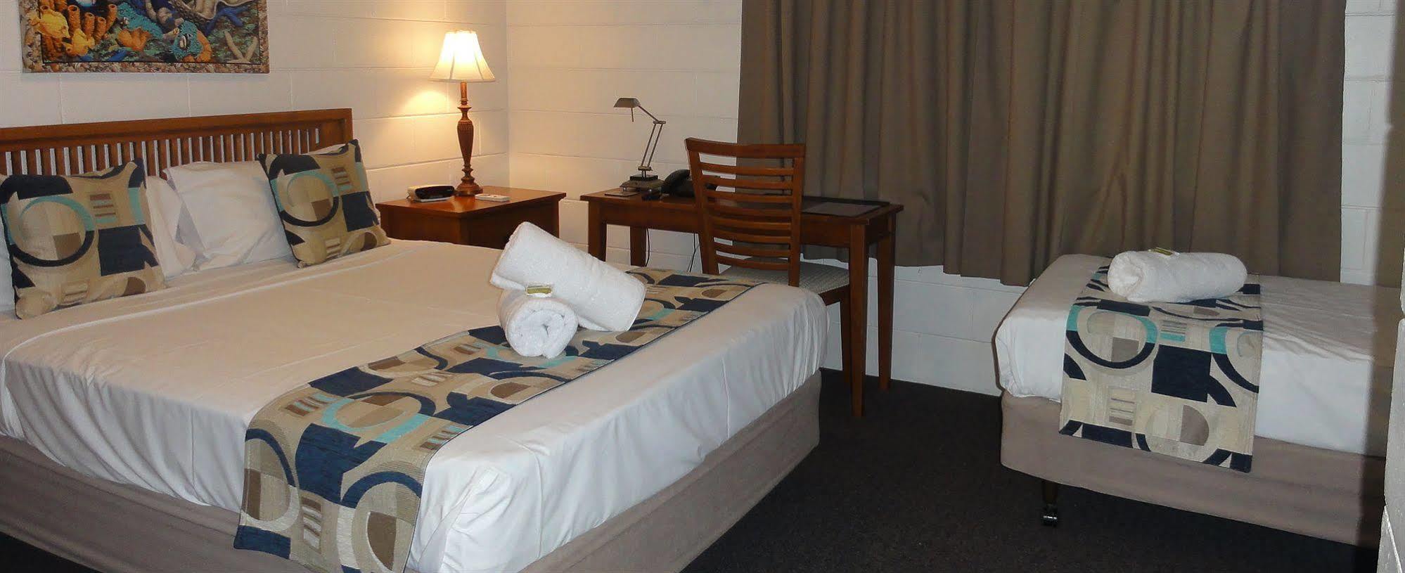 Palm View Holiday Apartments โบเวน ภายนอก รูปภาพ